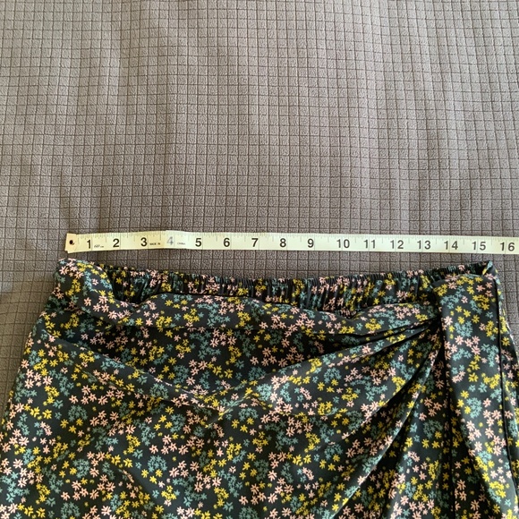 Toad & Co Tie front wrap skirt Size M - Picture 2 of 4